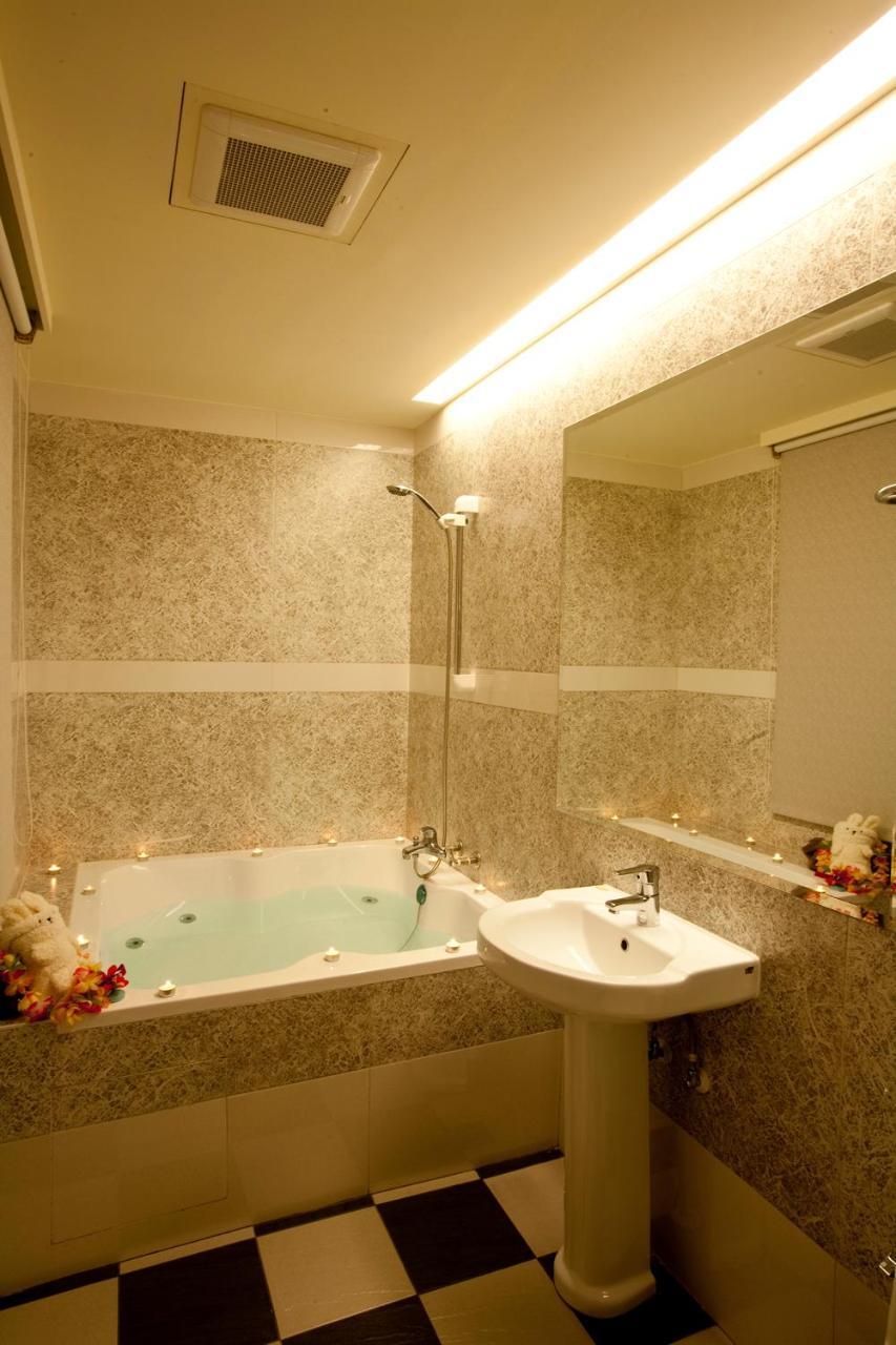 Holyone Hotel Taipei Extérieur photo